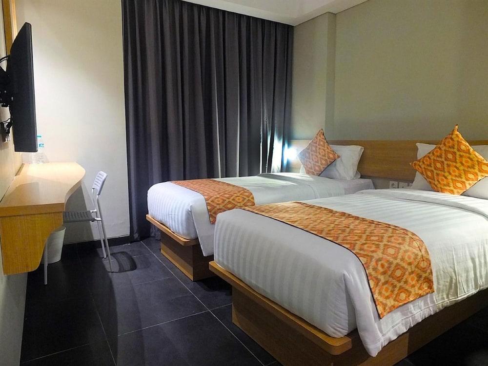 Maple Hotel 3*