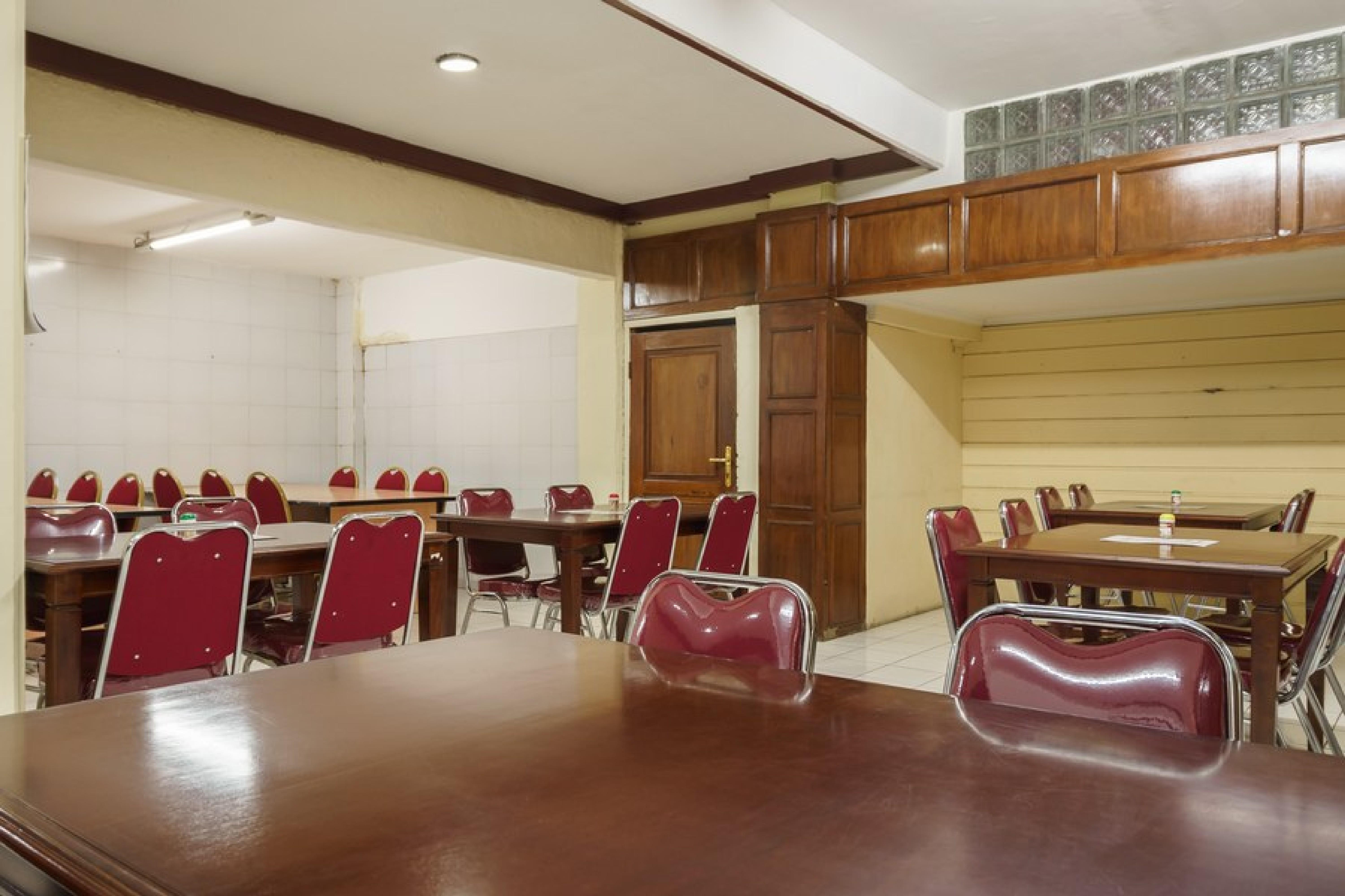 Guest house Reddoorz @ Jalan Jaksa 2*