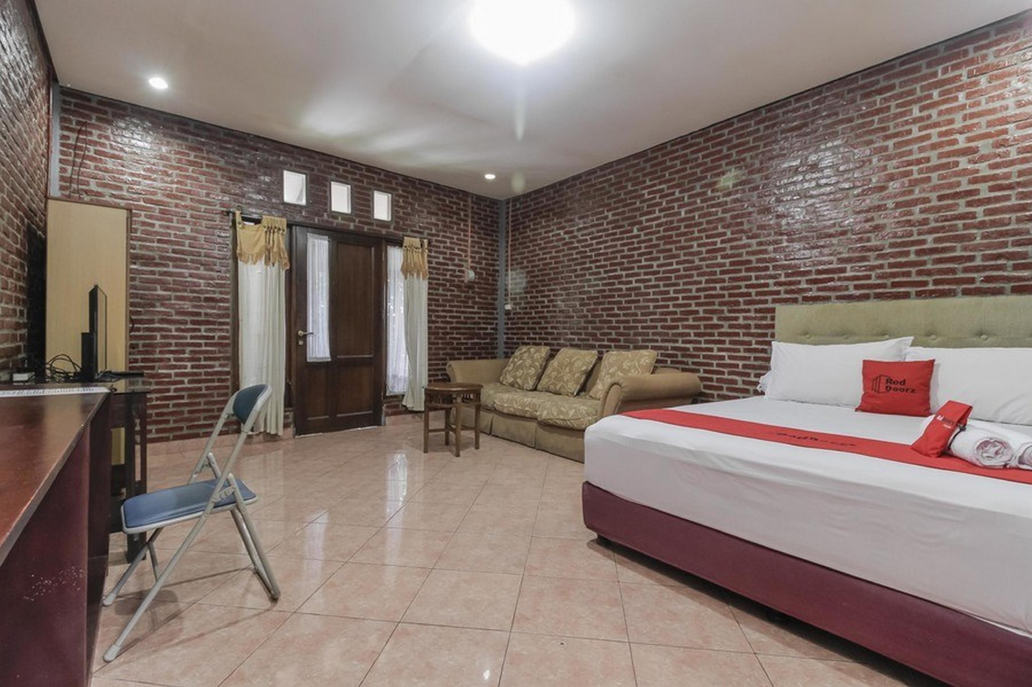 Casa de hóspedes Reddoorz At Ampera Raya 3*