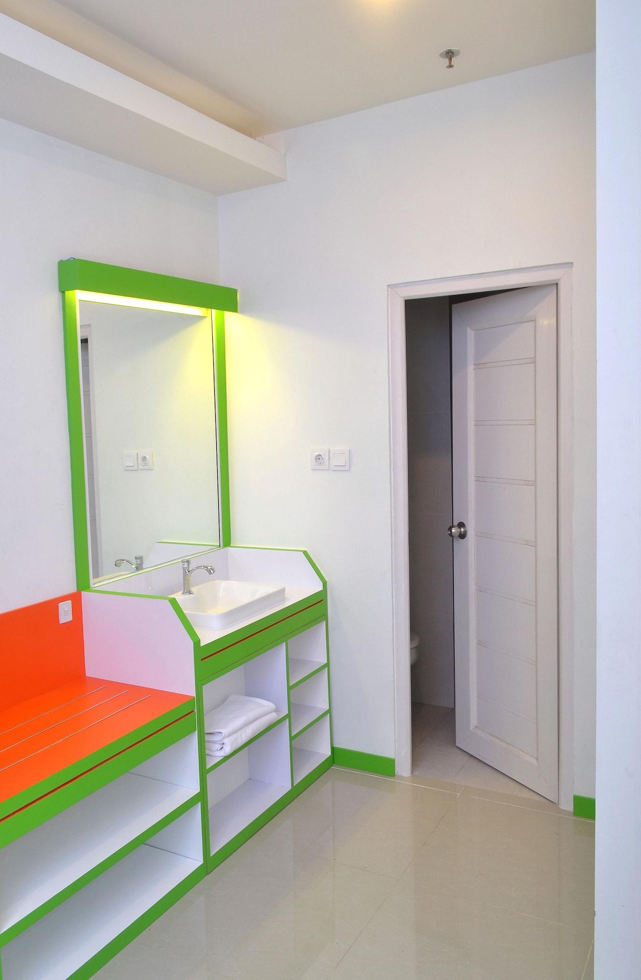 Titanium Express Homtel Jakarta