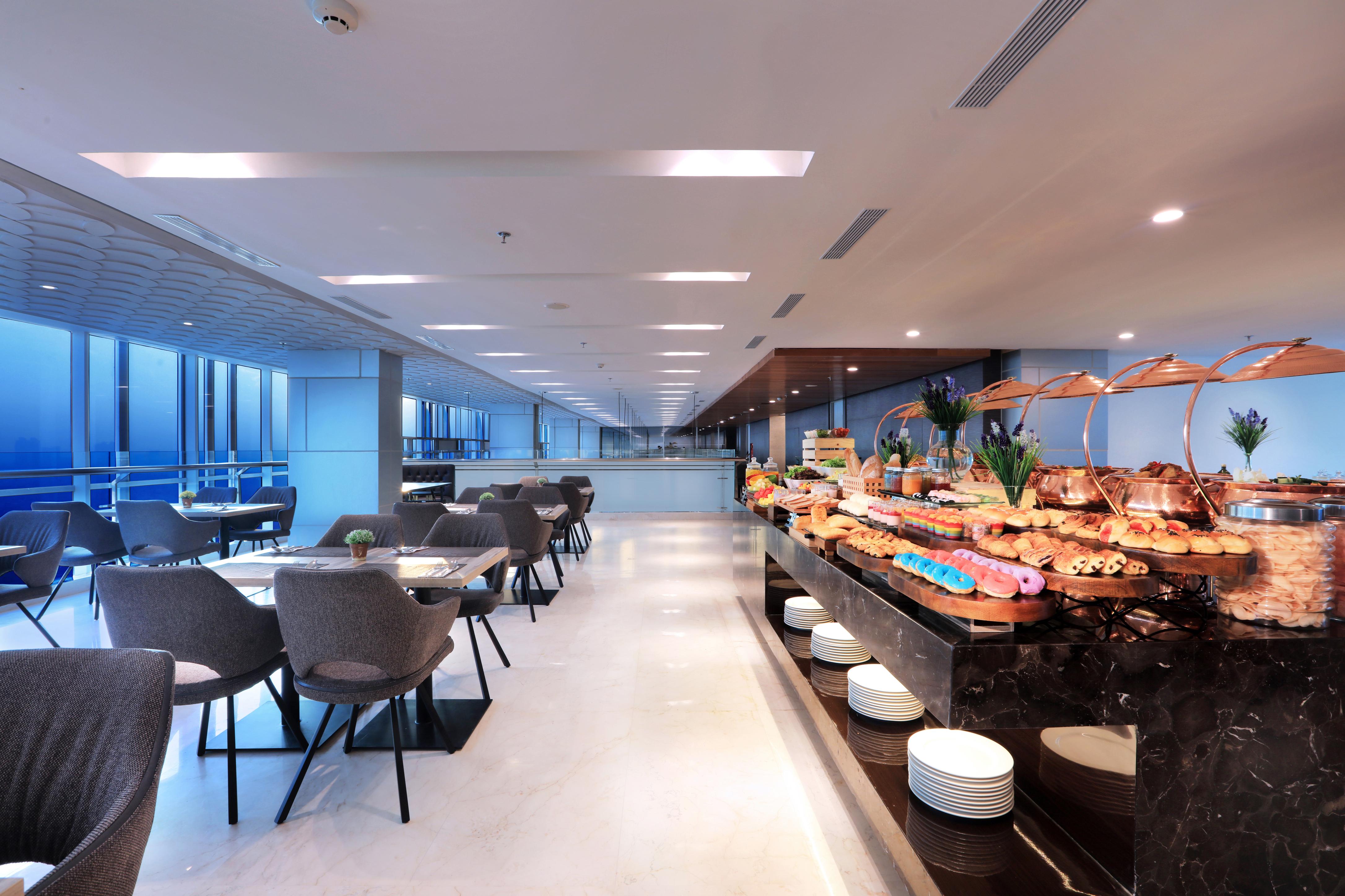 Hotel Aston Kartika Grogol & Conference Center 4*