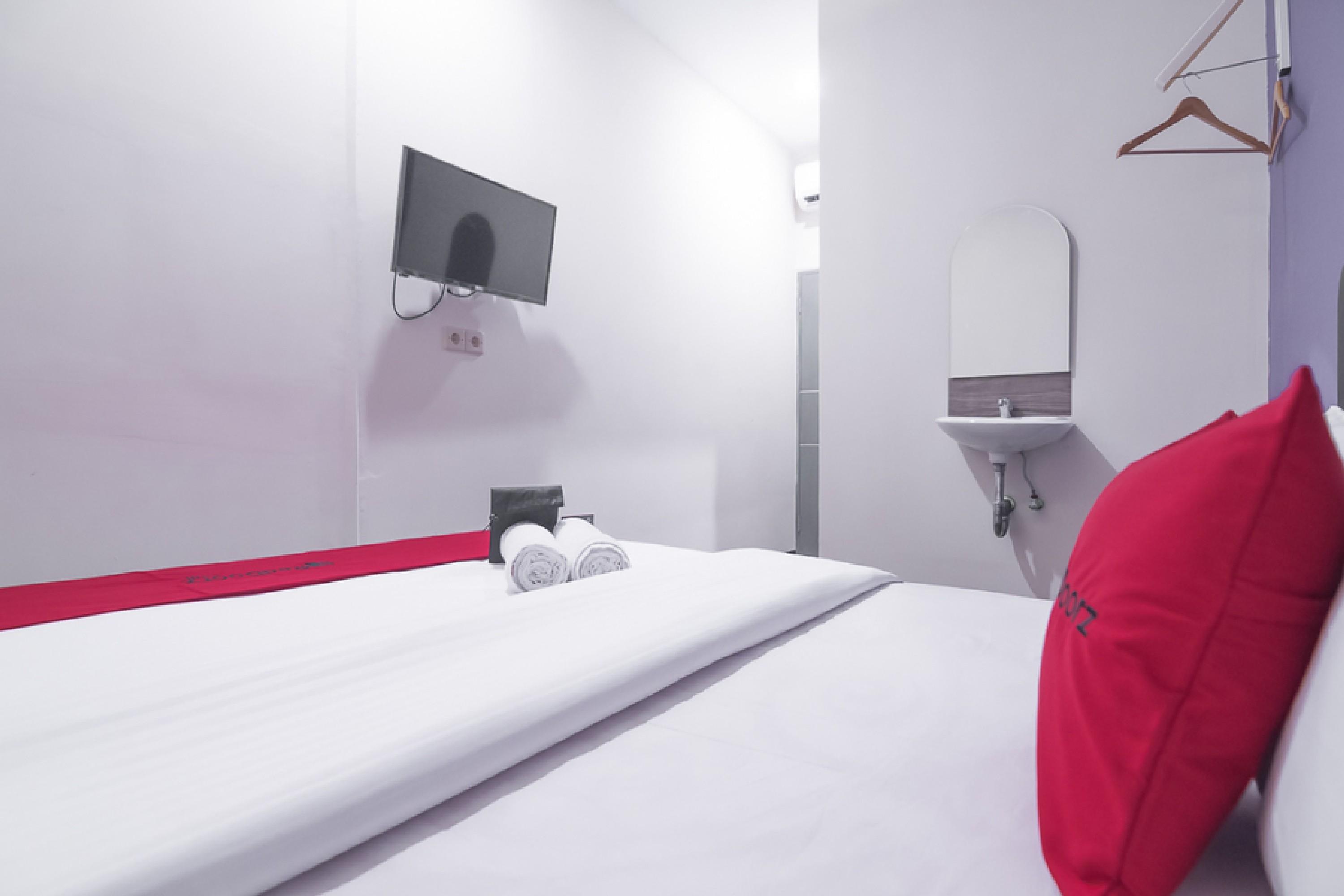 Reddoorz Near Itc Mangga Dua Hotel