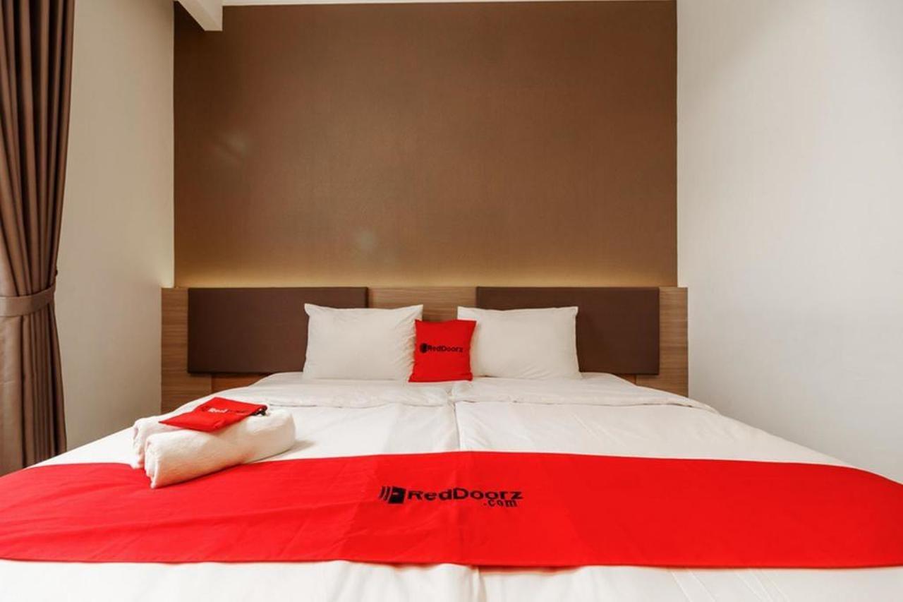 Guest house Reddoorz Near Lippo Mall Kemang 2 3*