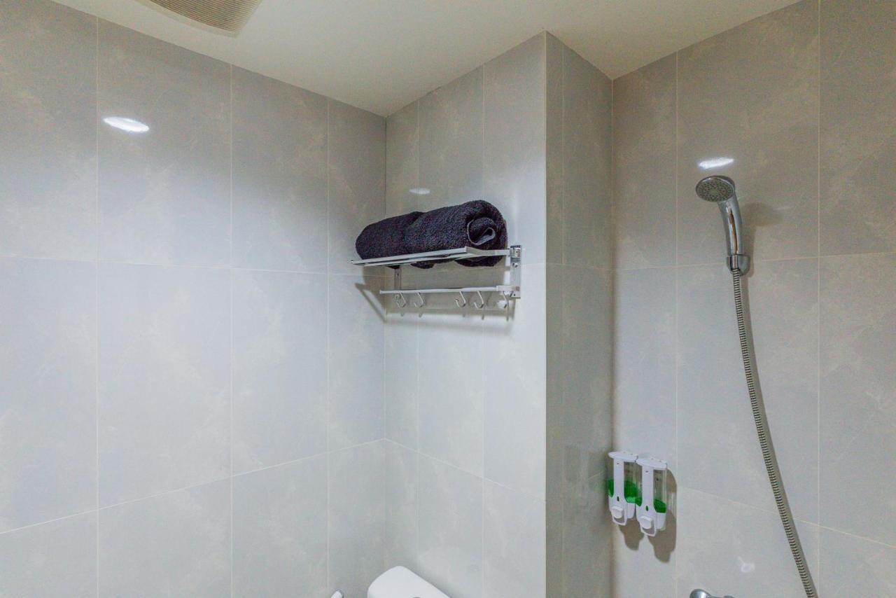 Redliving Evenciio - Arutala Living Jakarta