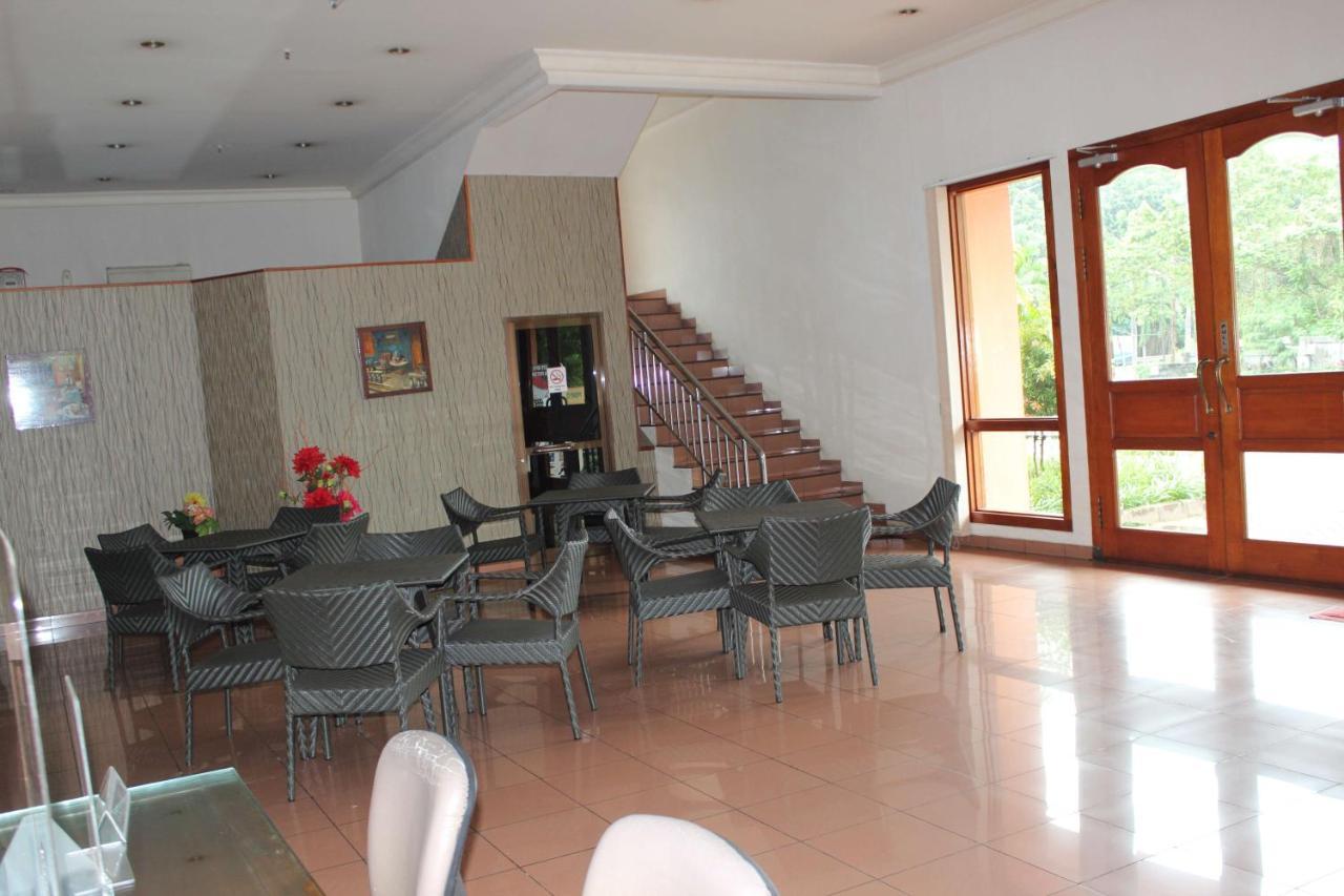 Hotel 678 Cawang Powered By Cocotel *