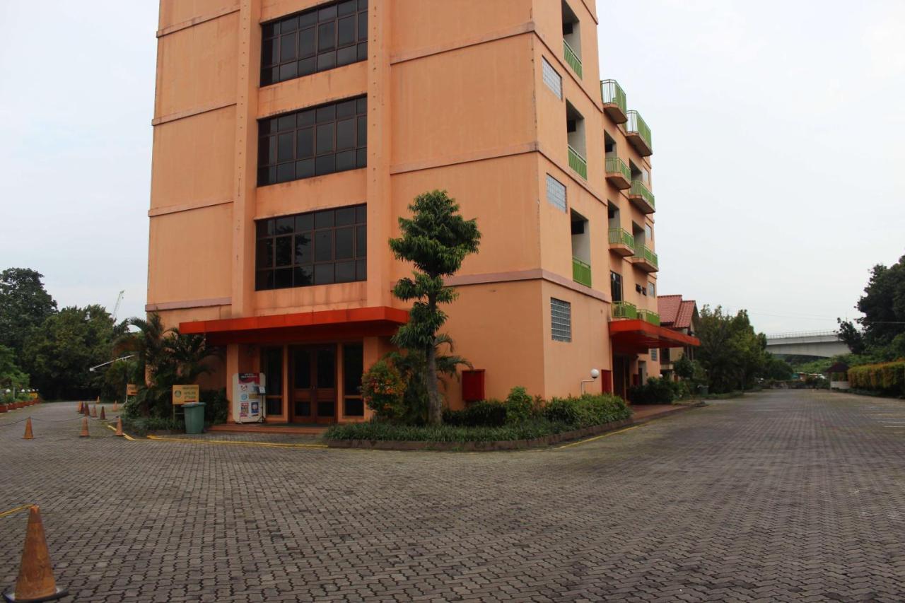 678 Cawang Powered By Cocotel Hotel