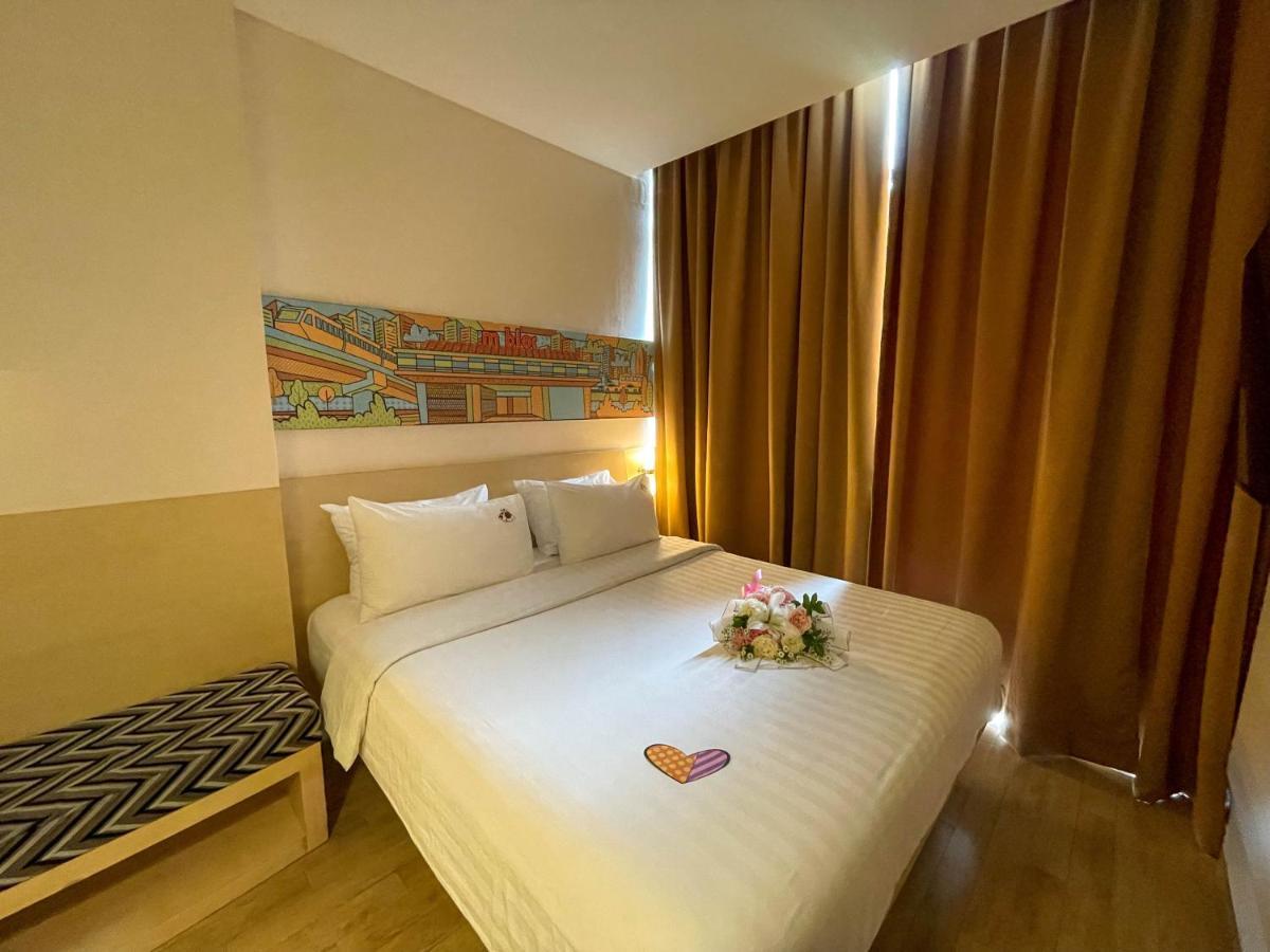 Maxone Premier Melawai Jakarta