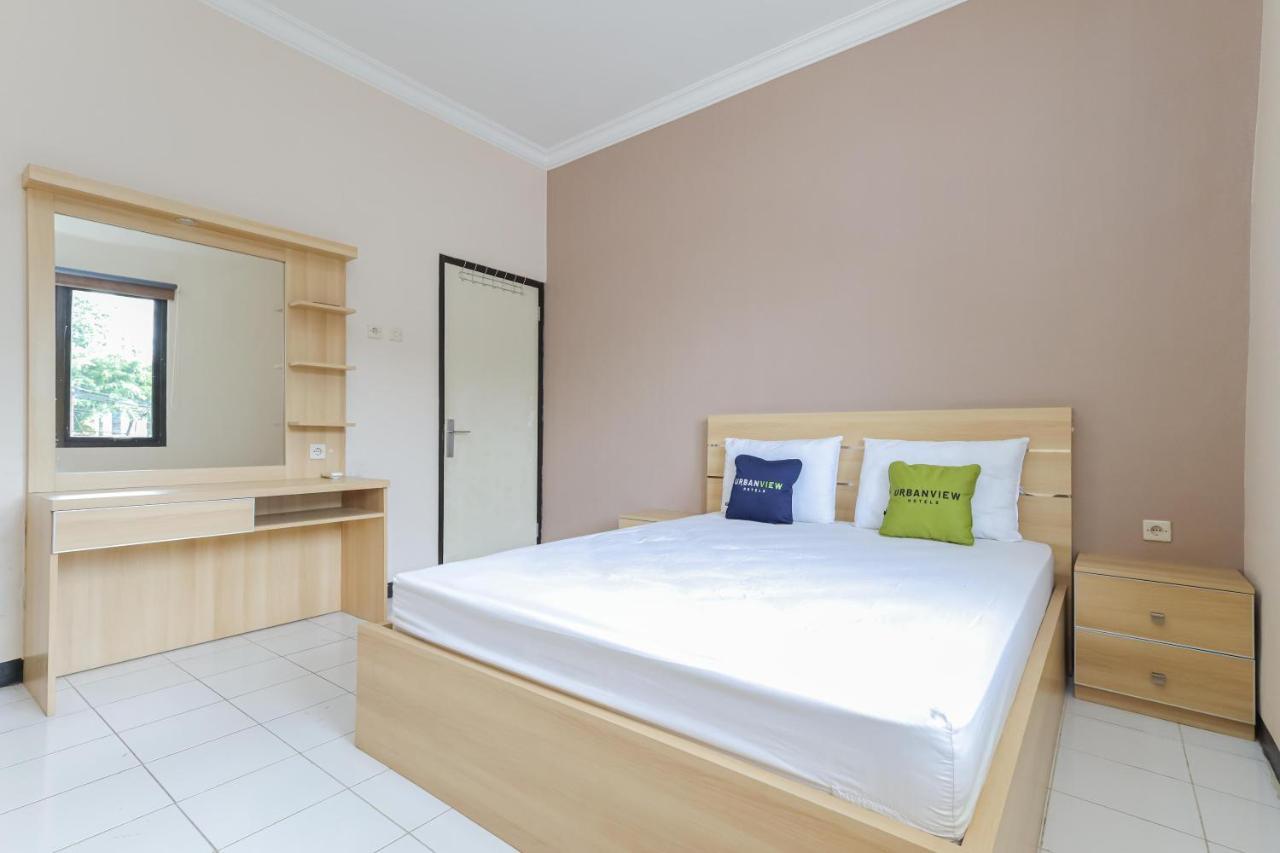 Urbanview Roemah Tebet By Reddoorz Jacarta