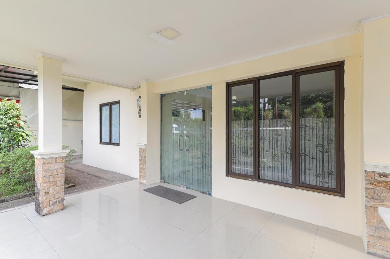 Urbanview Roemah Tebet By Reddoorz Jacarta