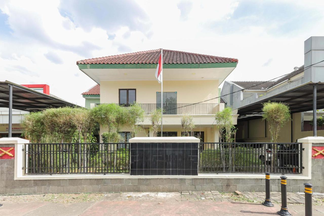 Urbanview Roemah Tebet By Reddoorz 3*