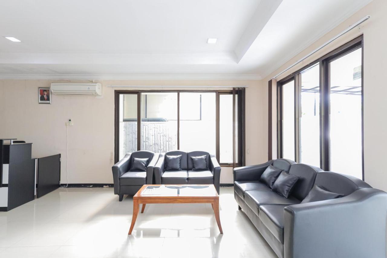 Urbanview Roemah Tebet By Reddoorz Hotel 3*