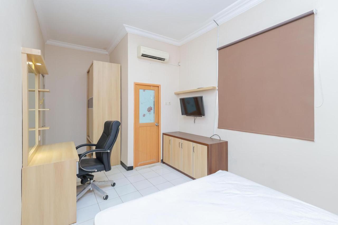 Hotel Urbanview Roemah Tebet By Reddoorz Jacarta