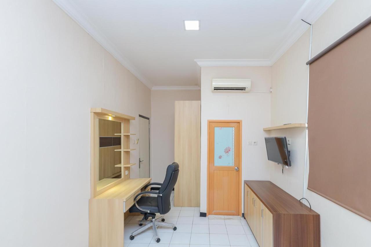 Urbanview Roemah Tebet By Reddoorz 3*