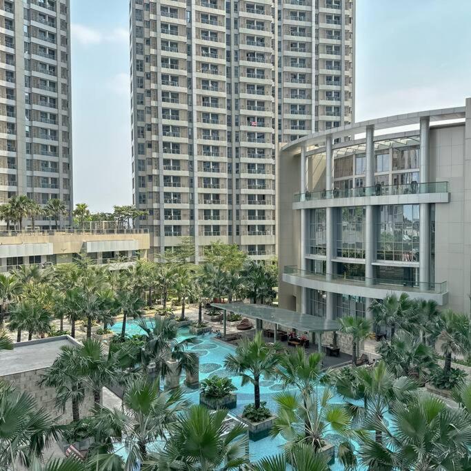 Studio, West Oasis, Netflix, Pool, Mall * Jakarta