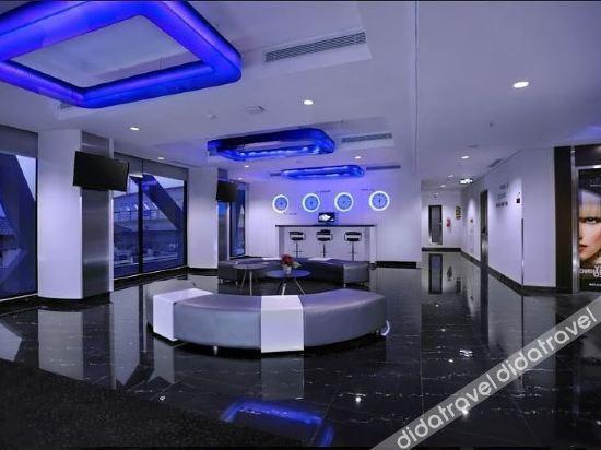 Neo+ Kebayoran Hotel