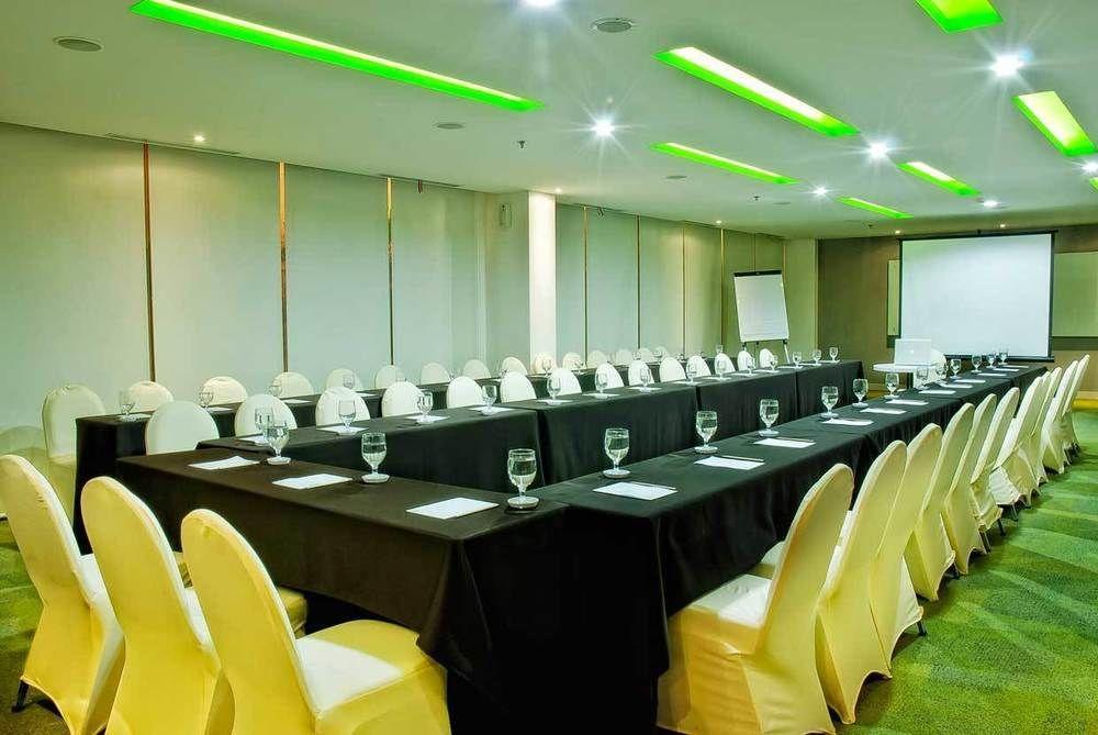Pomelotel Patra Kuningan 3* Jakarta