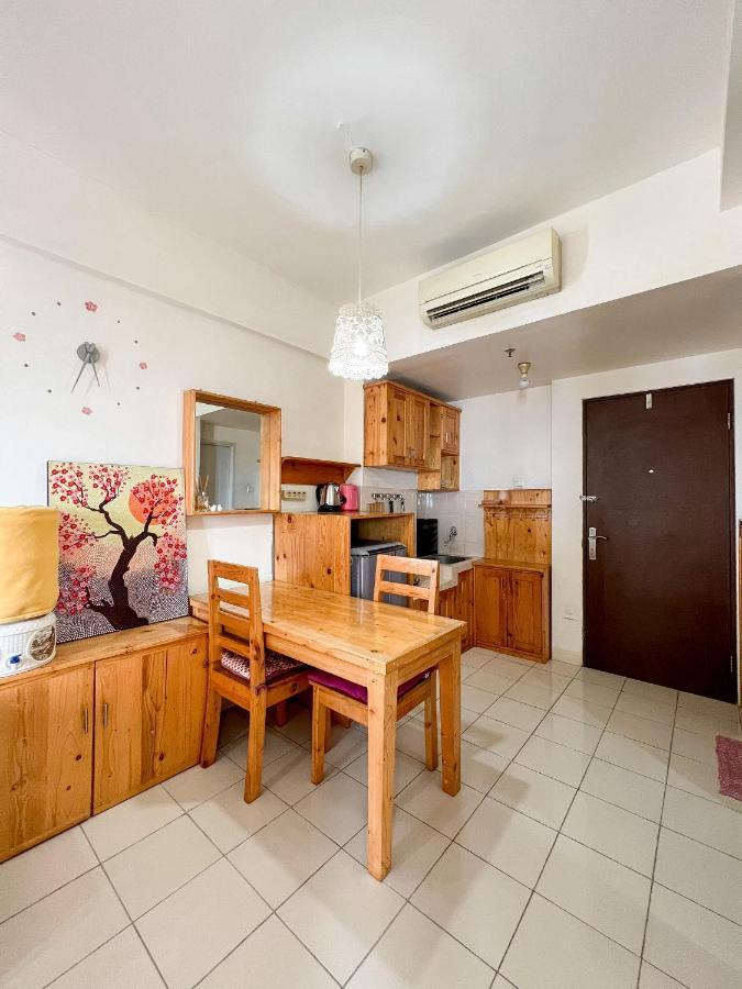 Rustic Chic Haven 2br Wood-furnished Retreat Jakarta