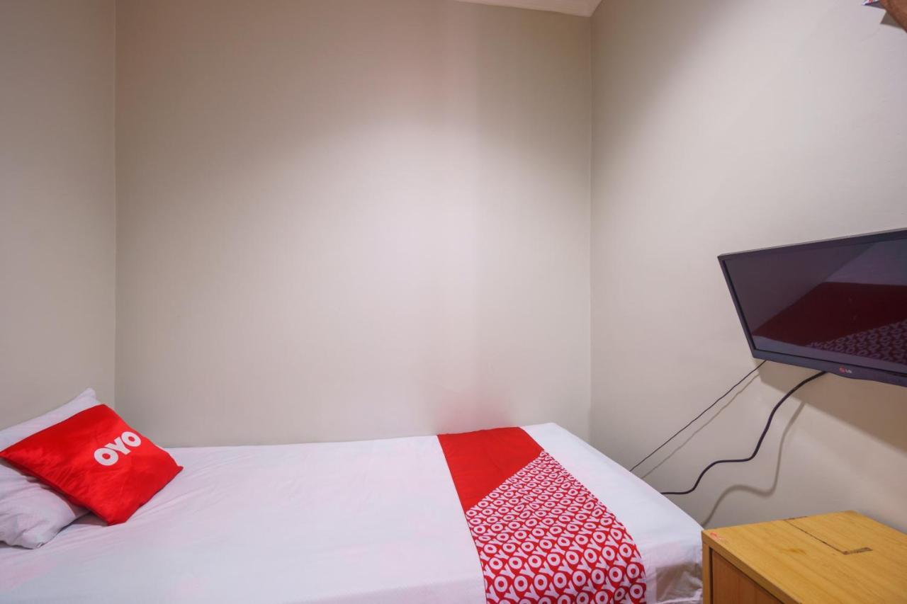 Oyo 93092 Griya Kuningan Khách sạn