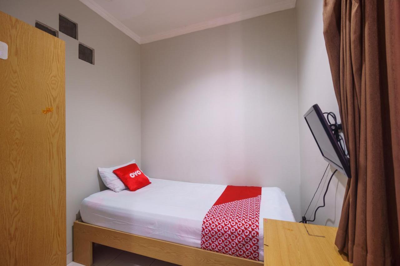 Khách sạn Oyo 93092 Griya Kuningan 2*