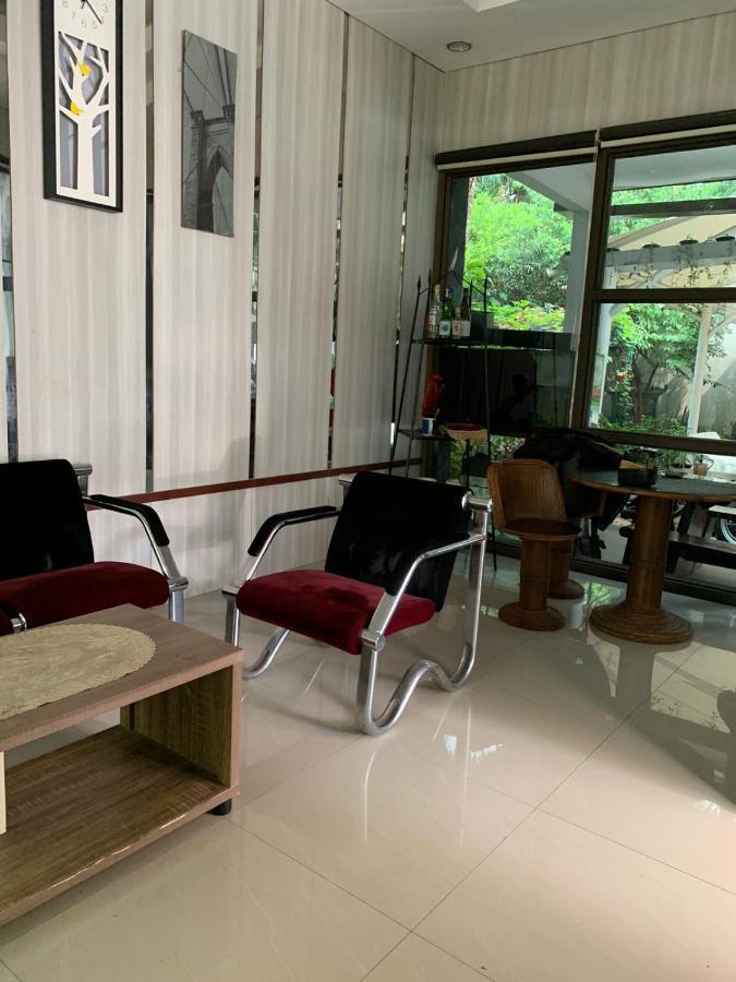 Oyo 93145 Pondok Alam Syariah Hotel Jakarta