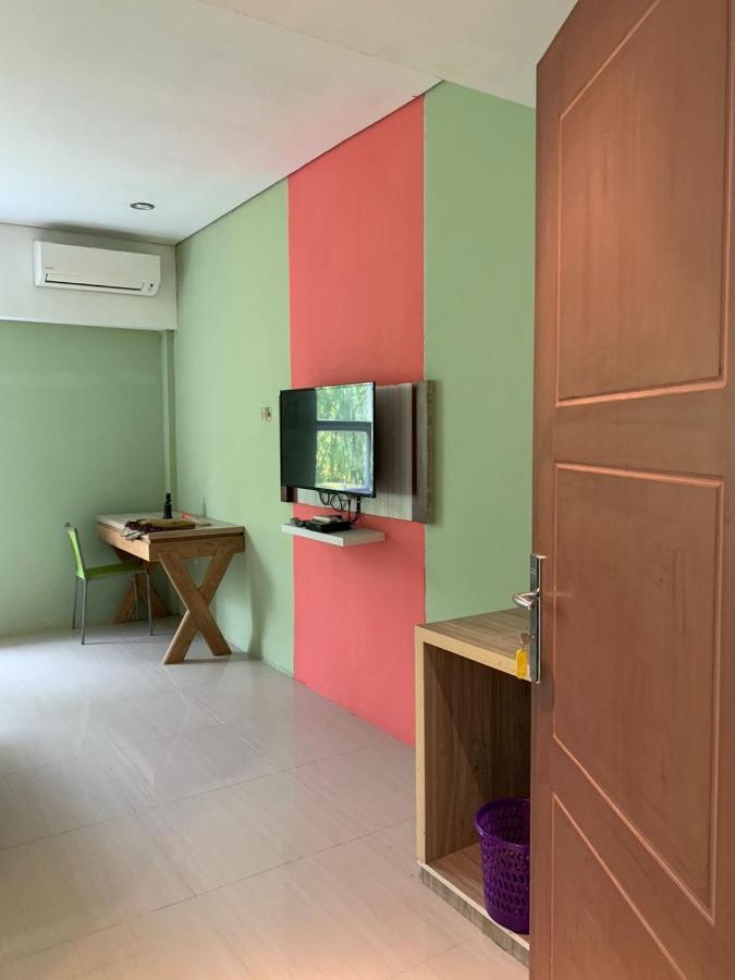 Oyo 93145 Pondok Alam Syariah Hotel