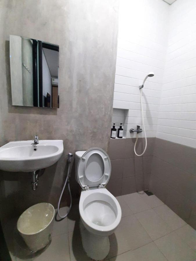Oyo Life 92770 Cozy Puri 22 Khách sạn Jakarta