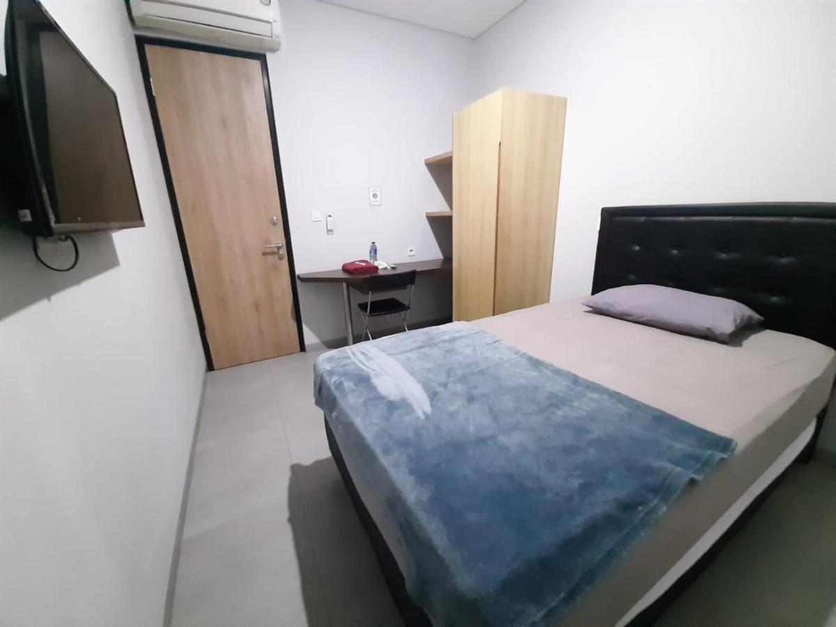 Khách sạn Oyo Life 92770 Cozy Puri 22 Jakarta