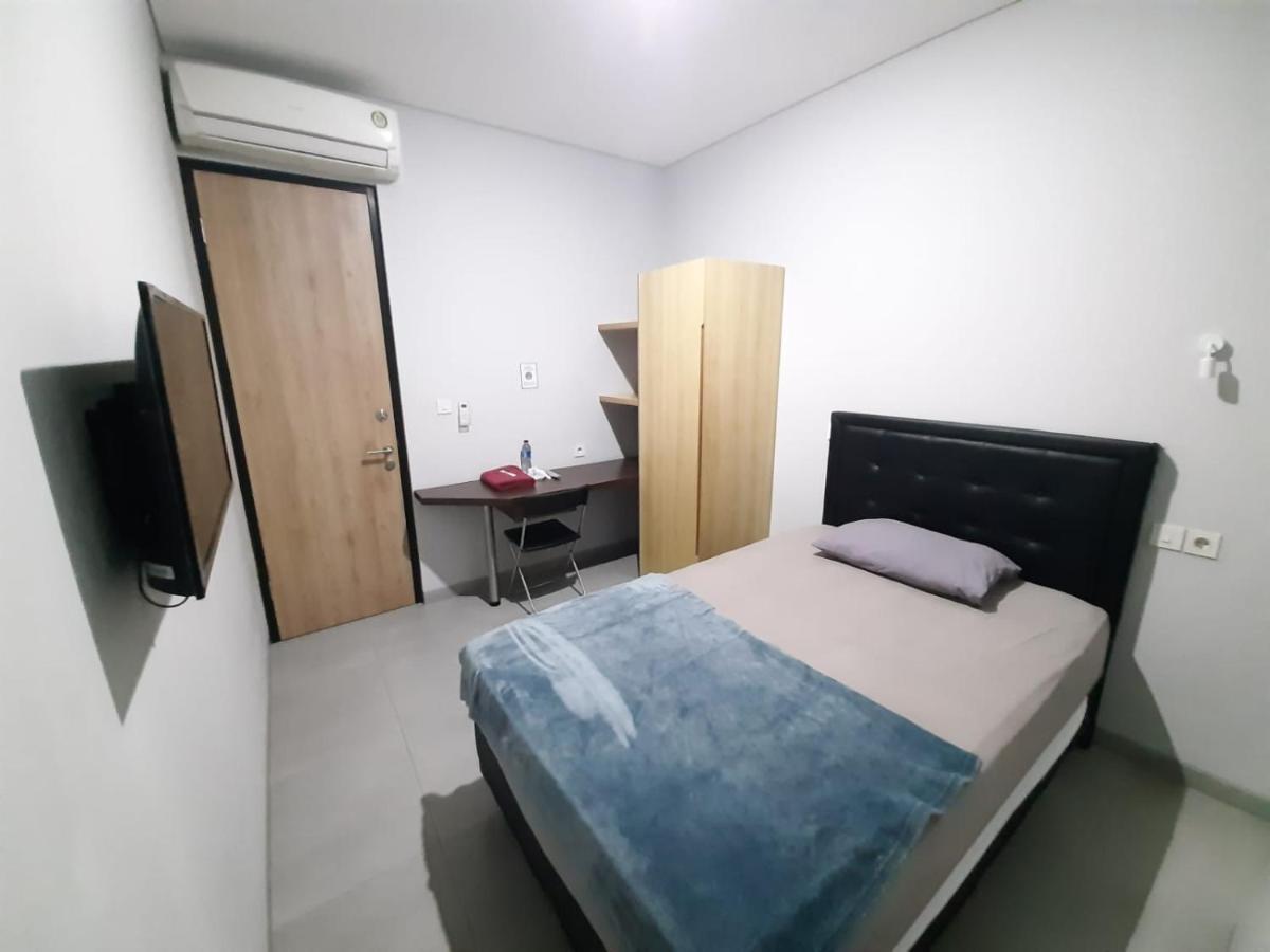 Oyo Life 92770 Cozy Puri 22 Jakarta
