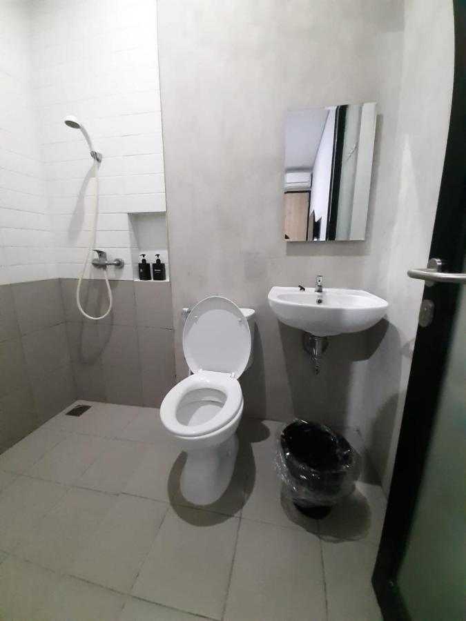 Oyo Life 92770 Cozy Puri 22 Khách sạn Jakarta