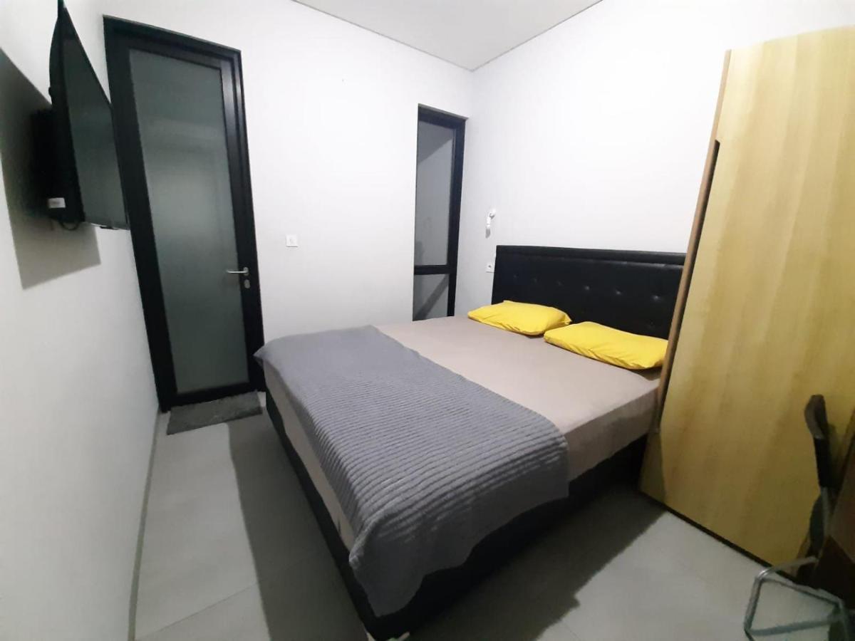 Oyo Life 92770 Cozy Puri 22 Khách sạn Jakarta