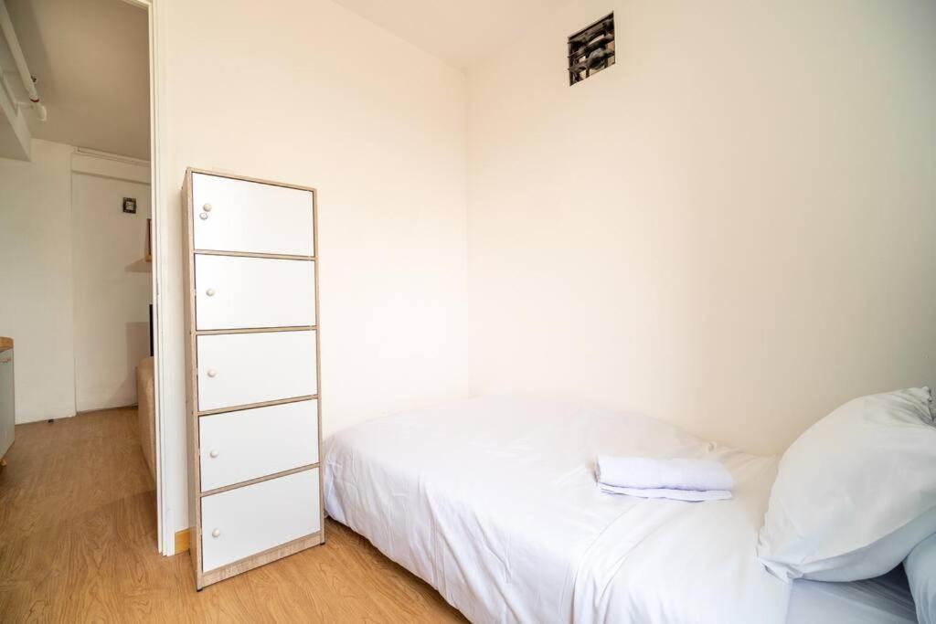 Apartment Elegance 2br @ Bassura East /netflix