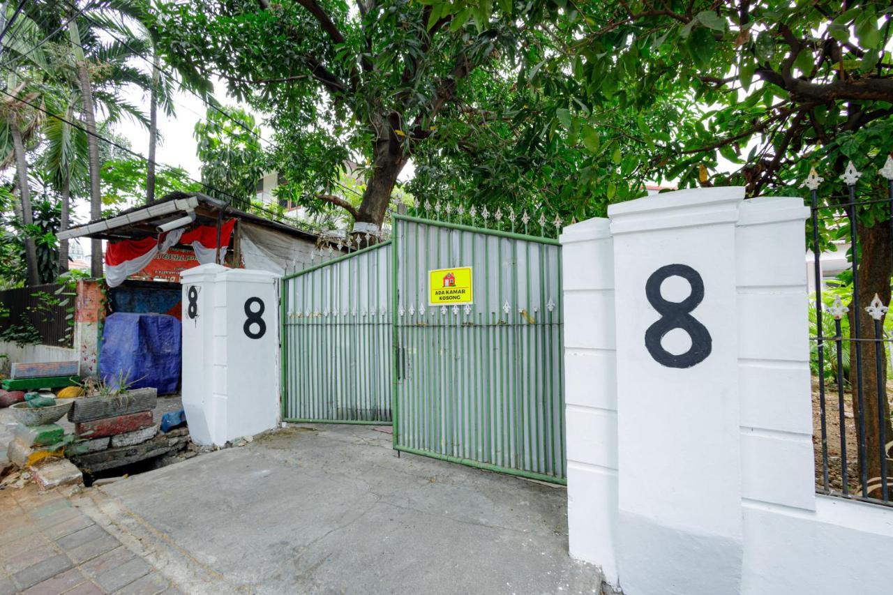 Reddoorz Near Jalan Cikini Hotel *