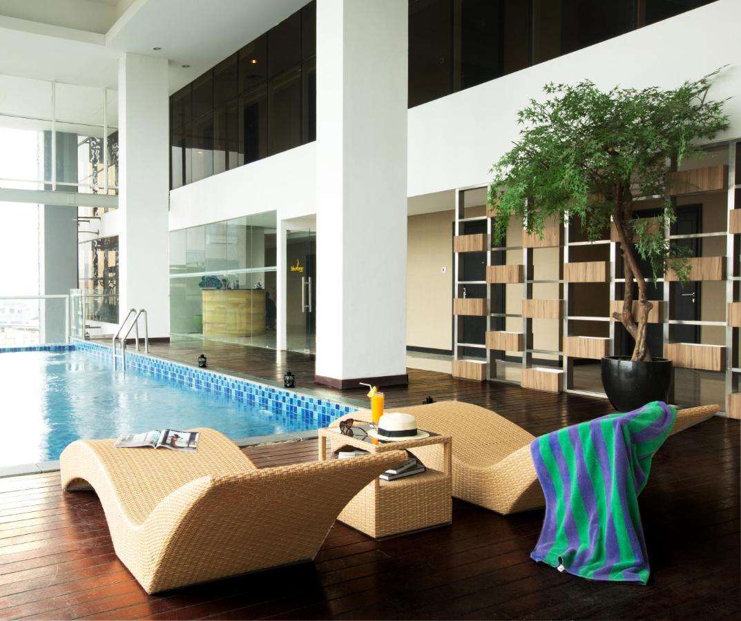 Aston Bellevue Radio Dalam Hotel 4*