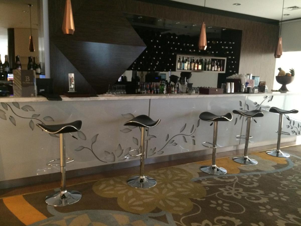 Aston Bellevue Radio Dalam Hotel