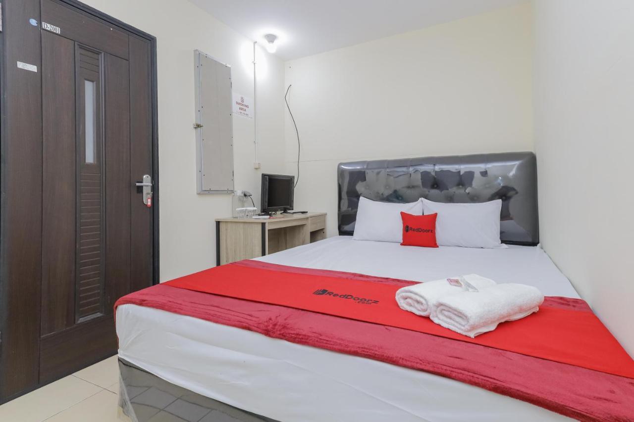 Reddoorz Near Rs Sari Asih Ciledug 2*