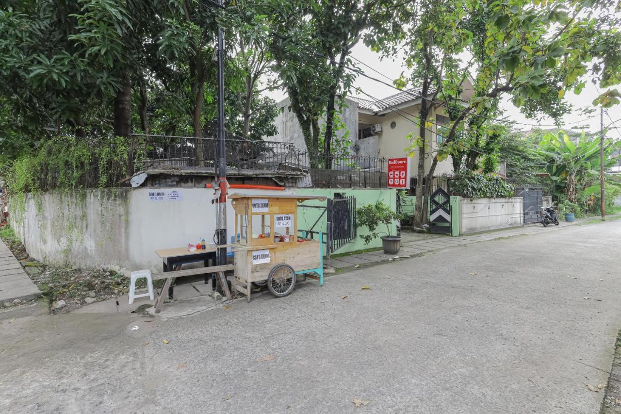 Reddoorz Near Rs Sari Asih Ciledug Hotel