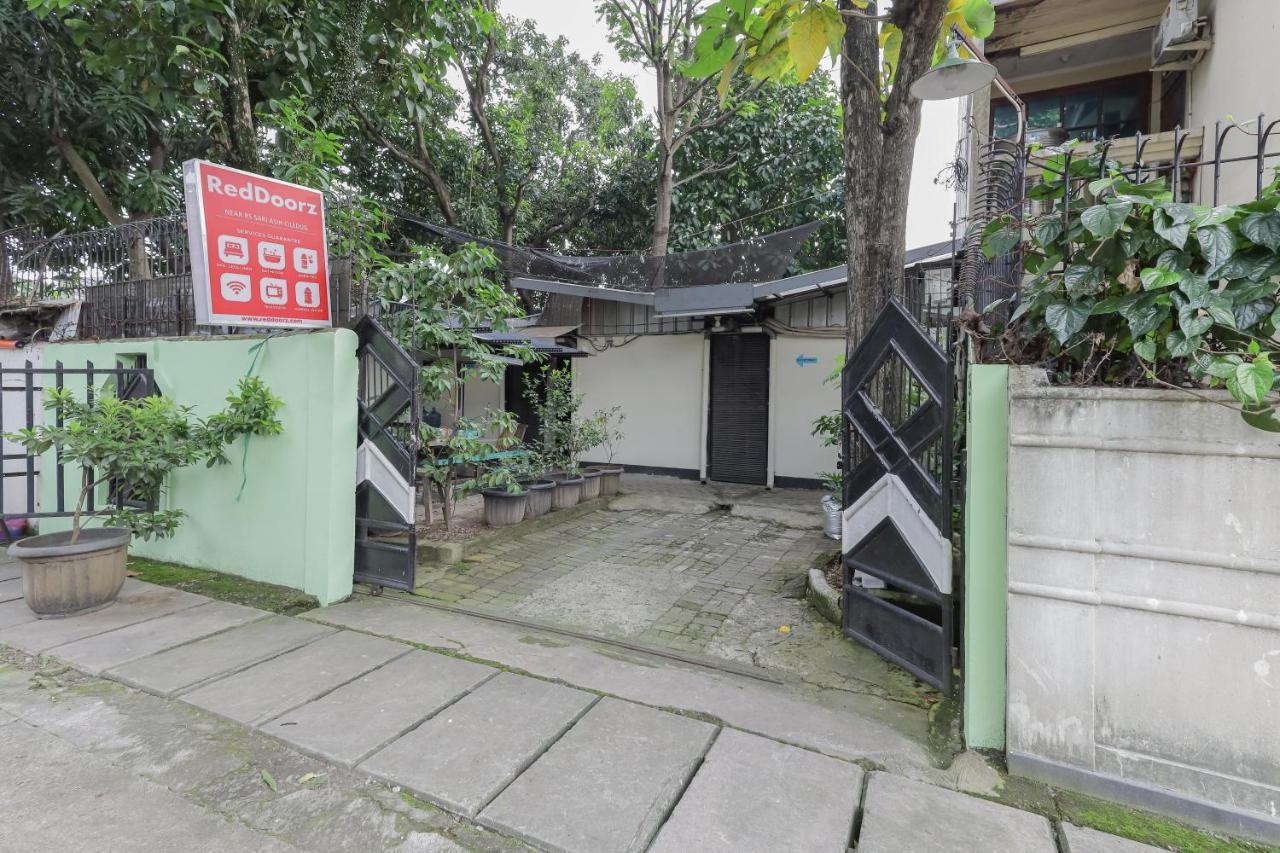 Reddoorz Near Rs Sari Asih Ciledug Hotel 2*