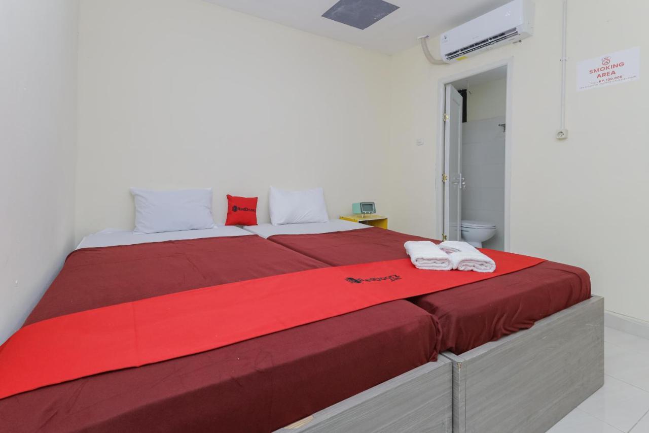 Reddoorz Near Rs Sari Asih Ciledug Hotel