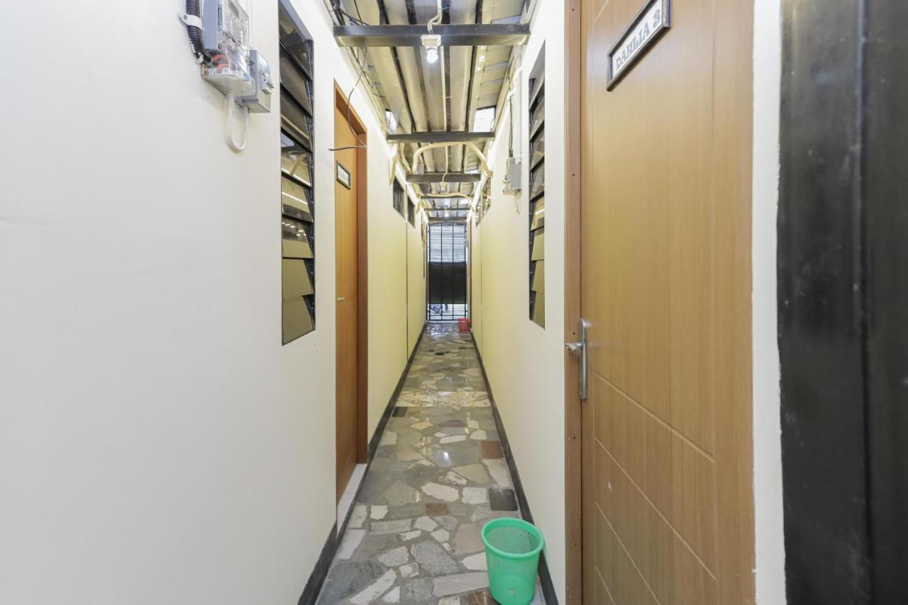 Reddoorz Near Rs Sari Asih Ciledug Jakarta