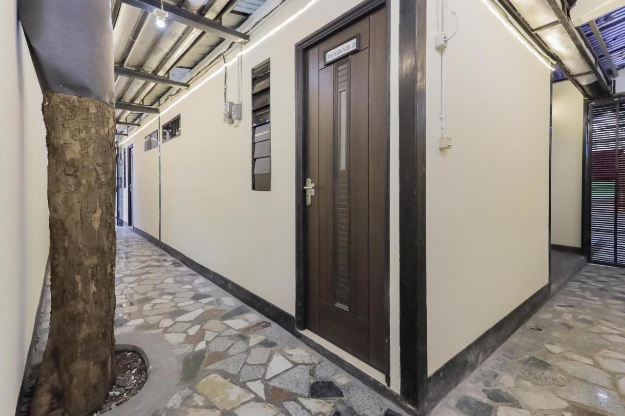Reddoorz Near Rs Sari Asih Ciledug Hotel
