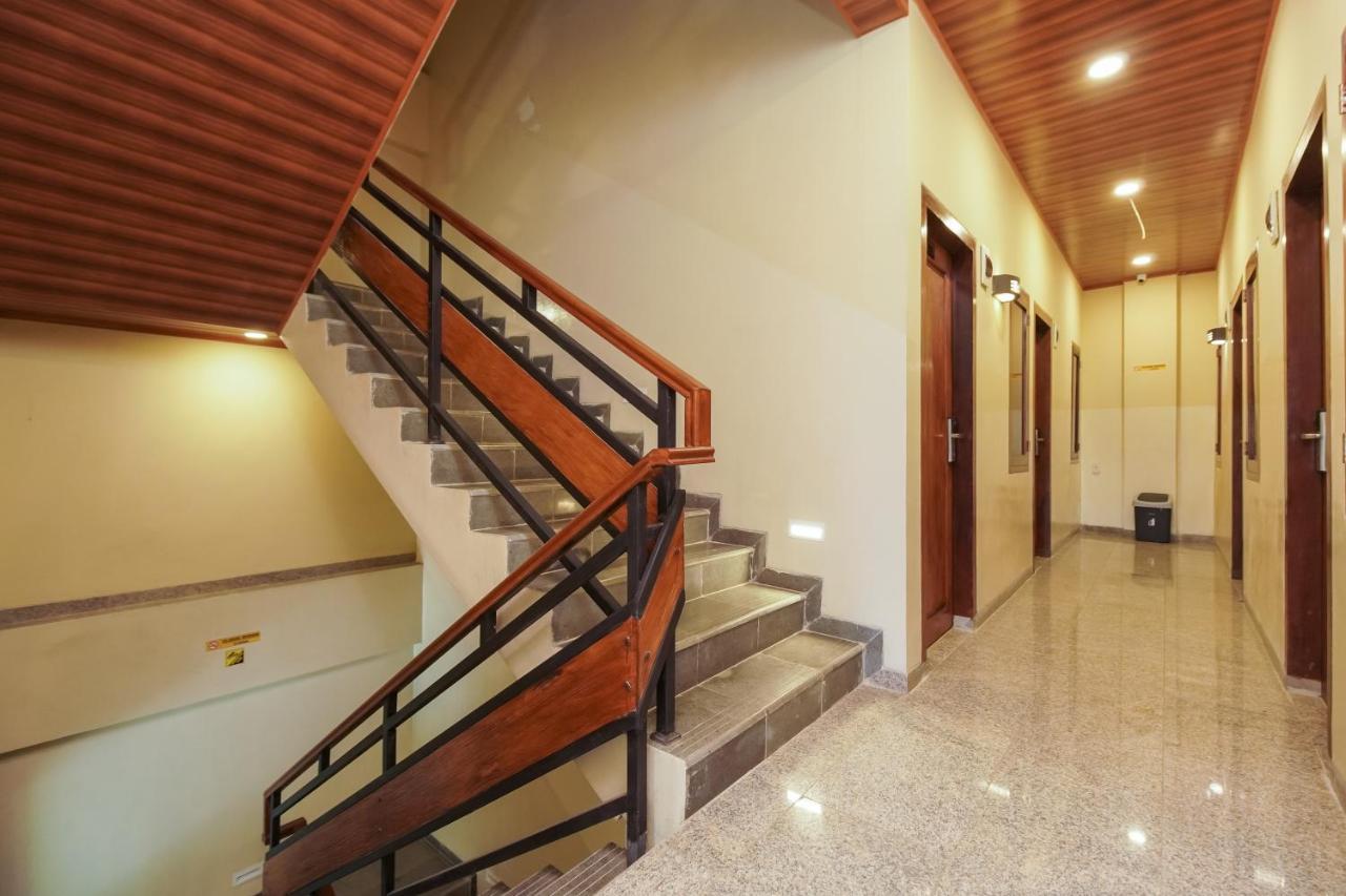 Urbanview Cantee Halim Perdanakusuma By Reddoorz Hotel 3*