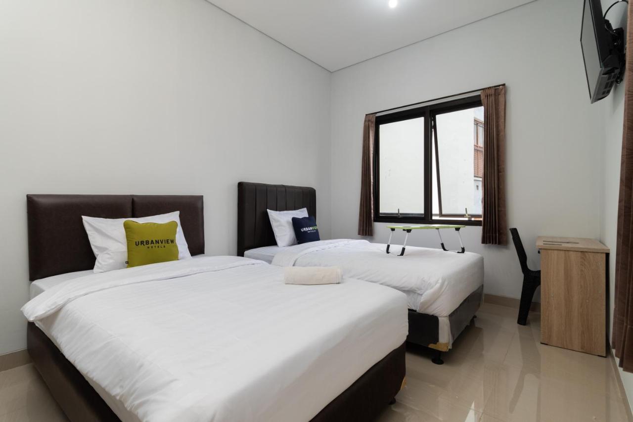 Urbanview Pasar Baru By Reddoorz