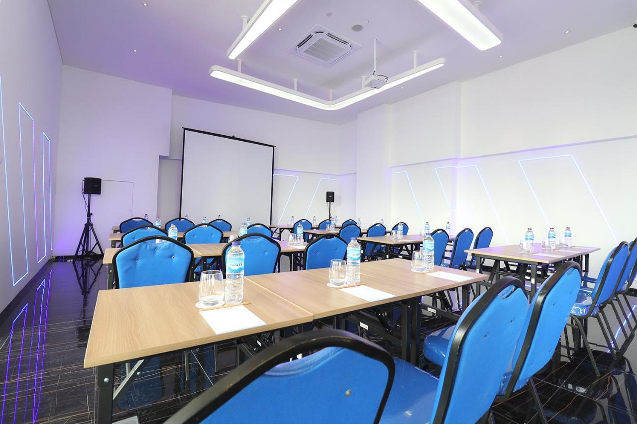 Hotel Moritz Biz Gandaria 3*