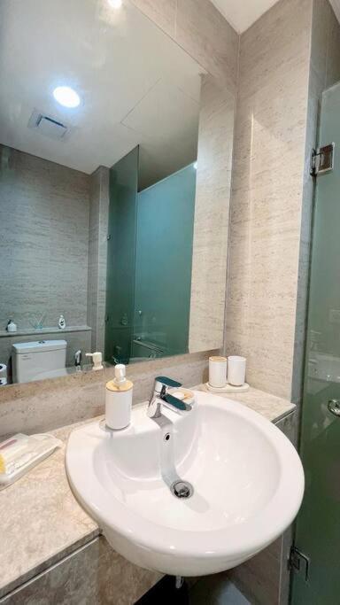 Gold Coast Pik Sea View 2 Br Apartment Jakarta