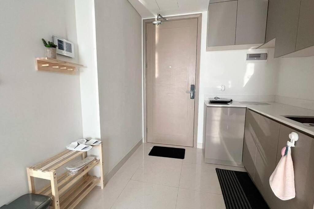 Gold Coast Pik Sea View 2 Br Apartment