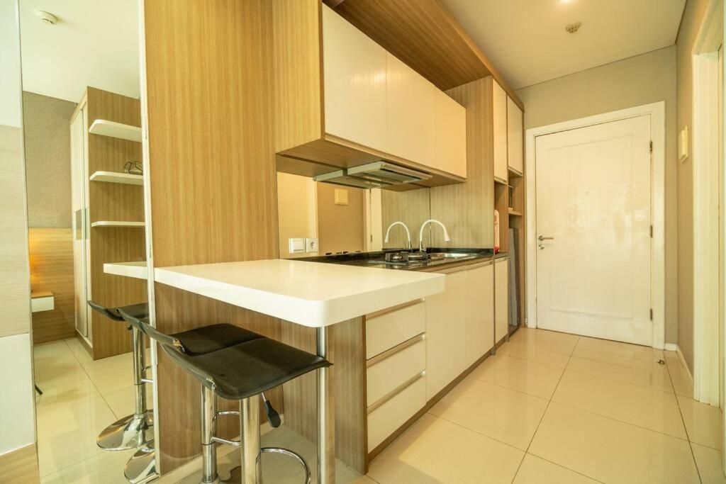 Bright & Stylish In Jakarta, Scbd Apartment