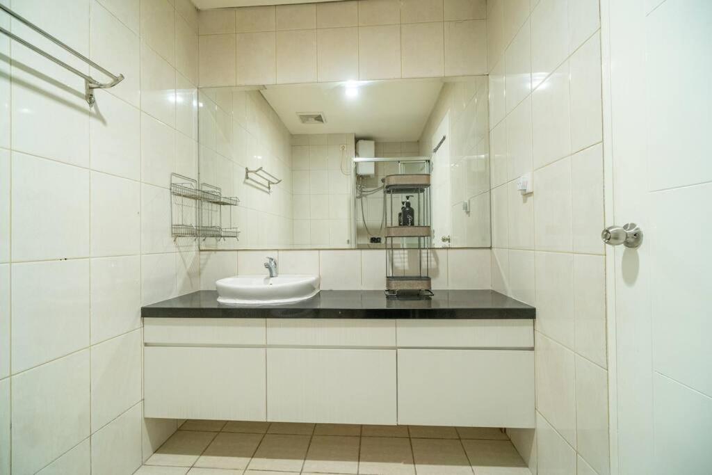 Bright & Stylish In Jakarta, Scbd Apartment