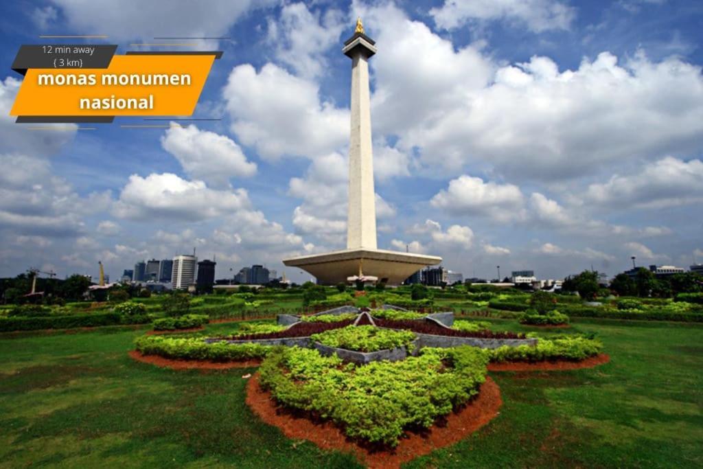 Apartment Warm And Comfy In Jakarta, Scbd *