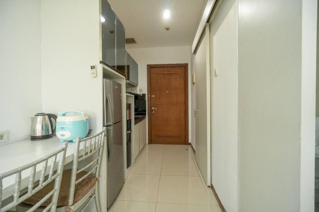 Apartment Warm And Comfy In Jakarta, Scbd *