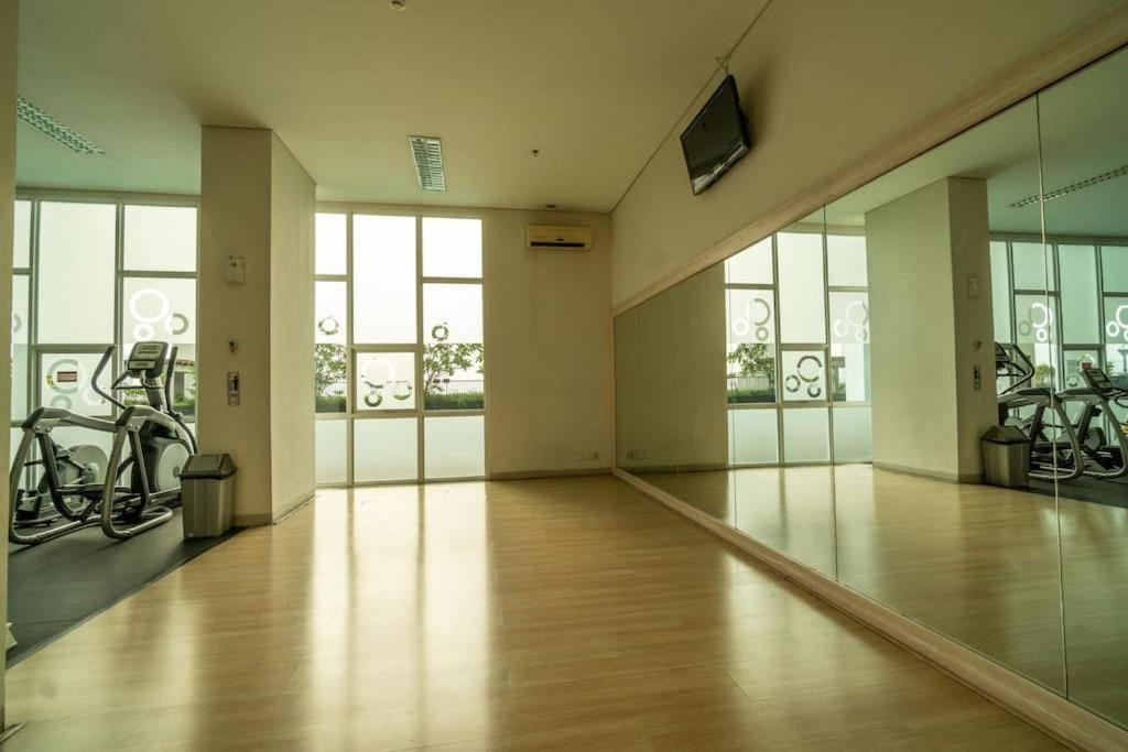Warm And Comfy In Jakarta, Scbd Apartment Jakarta